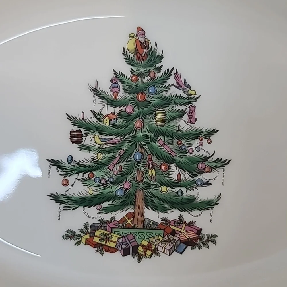Spode 2000 Vintage Christmas Tree Oven to Table Oval Rimmed Dish in White/Green